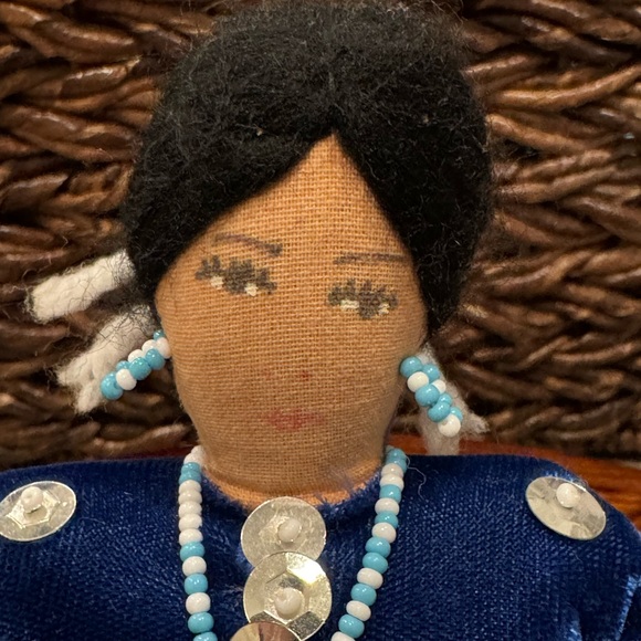 Navajo Native American Indian Fold Art Doll- Beautiful & Handcrafted - Picture 3 of 8